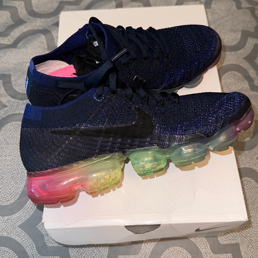 Nike vapor max multi colors limit edition size 8.5 comes with box